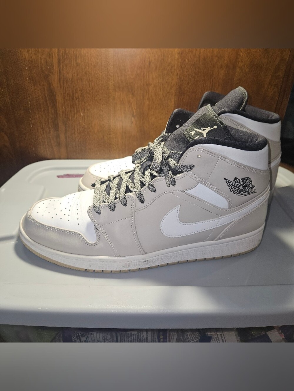 Nike Air Jordan 1 Mid Desert Sand